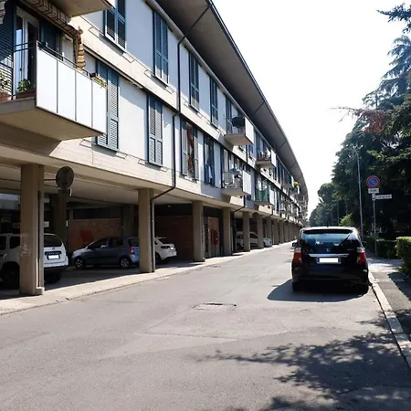 Leonardo Da Vinci 24 Apartman *